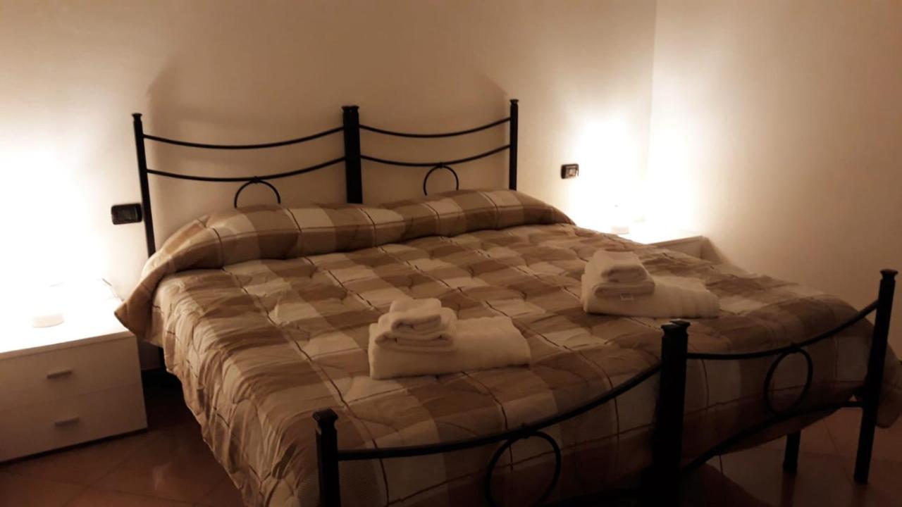 Le Tre Stelle Bed & Breakfast Ronco allʼAdige Dış mekan fotoğraf